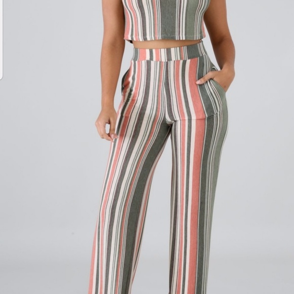 Cute, Plus Size Two Piece Set - Picture 3 of 4